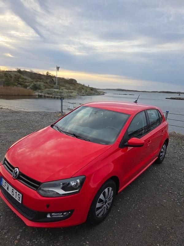 Begagnad 2013 VW Polo Halvkombi | 70 900 kr (Marknadspris) - Bild 1/4