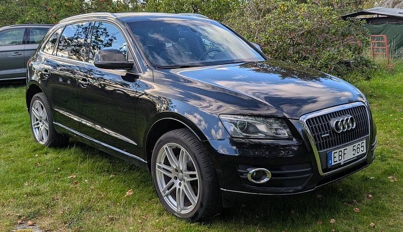 Svart Begagnad 2010 Audi Q5 Design SUV | 109 000 kr (Lite dyr) - Bild 1/4