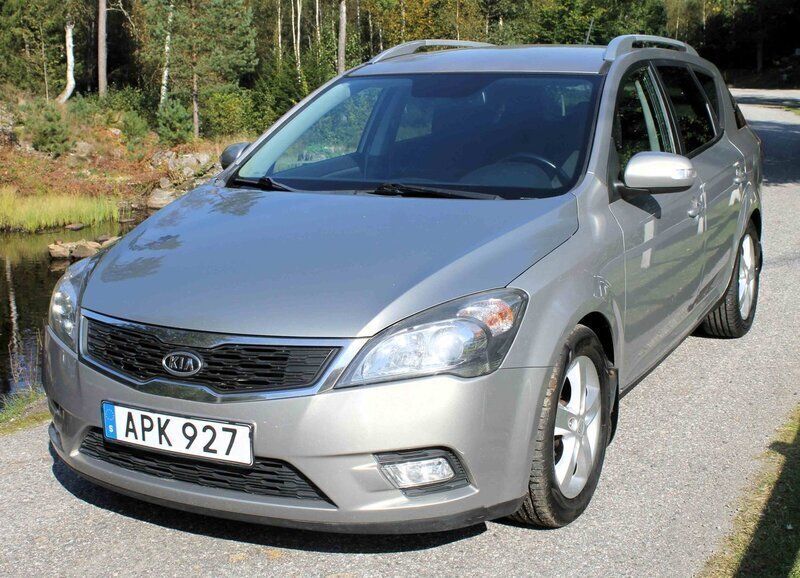 Silver Begagnad 2010 Kia Ceed Sportswagon 4 Kombi | 52 000 kr (Dyr) - Bild 1/4