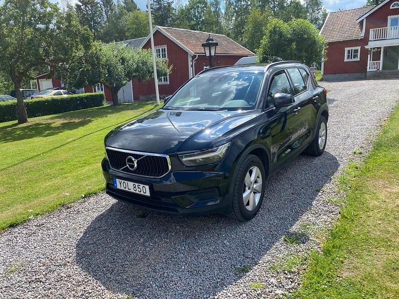 Svart Begagnad 2018 Volvo XC40 Kinetic SUV | 152 500 kr - Bild 1/4