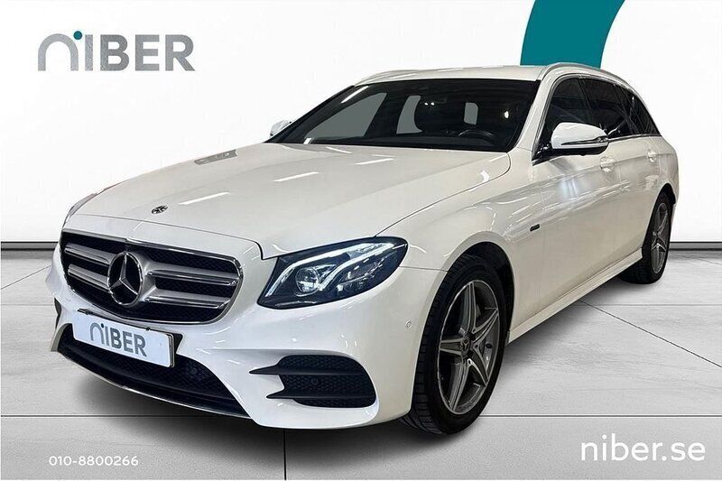 Vit Begagnad 2019 Mercedes E300 AMG Kombi | 299 000 kr (Superpris) - Bild 1/4