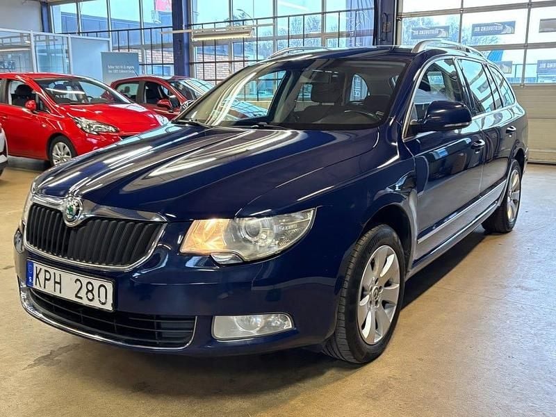 Begagnad Skoda Superb 170 HK (125 kW) 2010 Blå Kombi