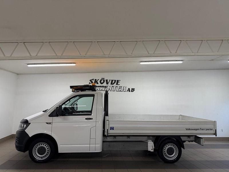 Vit Begagnad 2017 VW T6 Van | 159 500 kr (Marknadspris) - Bild 1/4