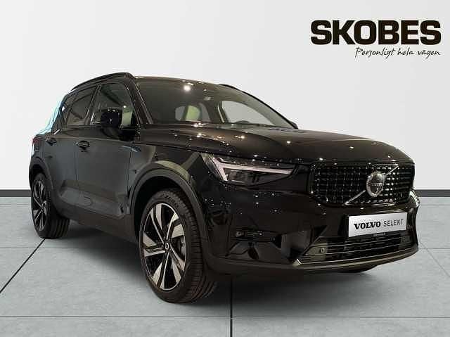 Begagnad 2025 Volvo XC40 SUV | 479 900 kr - Bild 1/3