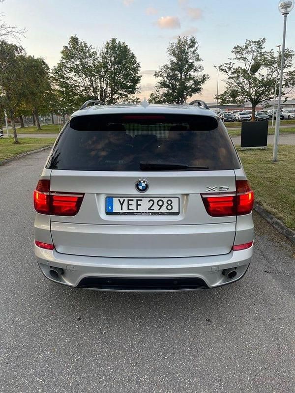 Begagnad BMW X5 Sport Line 245 HK (180 kW) 2012 Silver SUV