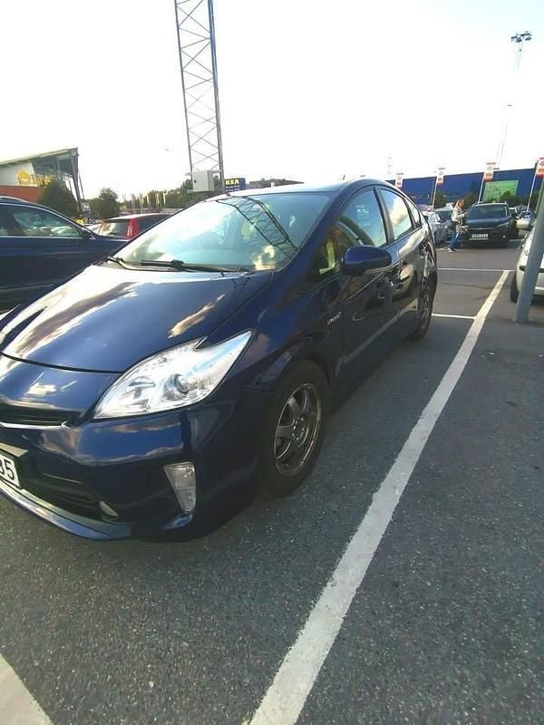 Blå Begagnad 2012 Toyota Prius Halvkombi | 71 000 kr (Dyr) - Bild 1/4