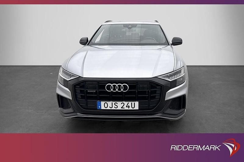 Begagnad Audi Q8 S-Line 462 HK (339 kW) 2021 Silver SUV