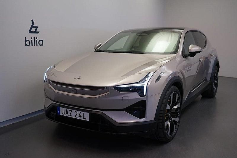 Ljusgrå Begagnad 2024 Polestar 3 Performance Sedan | 809 500 kr (Marknadspris) - Bild 1/3