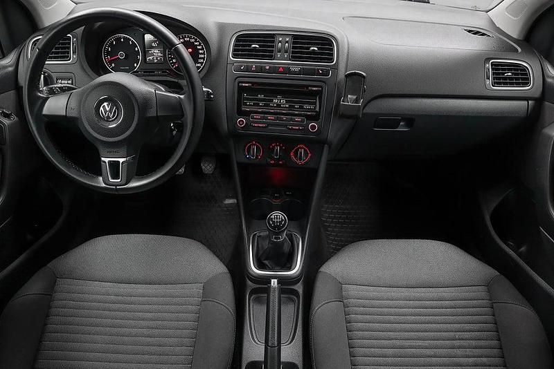 Begagnad VW Polo 86 HK (63 kW) 2013 Flash red Halvkombi