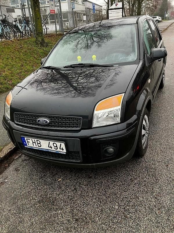 Begagnad 2007 Ford Fusion Halvkombi | 22 000 kr - Bild 1/4