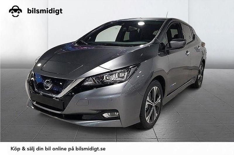 Grå Begagnad 2019 Nissan Leaf Tekna Halvkombi | 149 700 kr (Marknadspris) - Bild 1/3