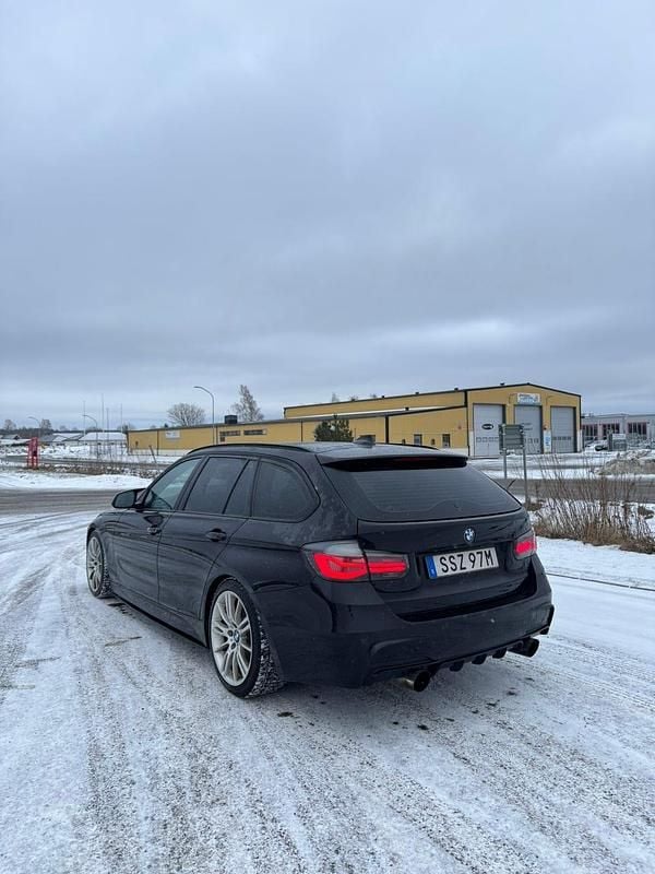 Begagnad BMW 330 258 HK (189 kW) 2015 Kombi
