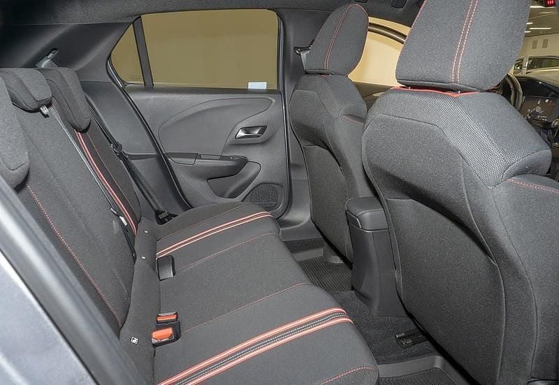 Begagnad Opel Corsa-e 100 kW (136 HK) 2022 Grå Halvkombi