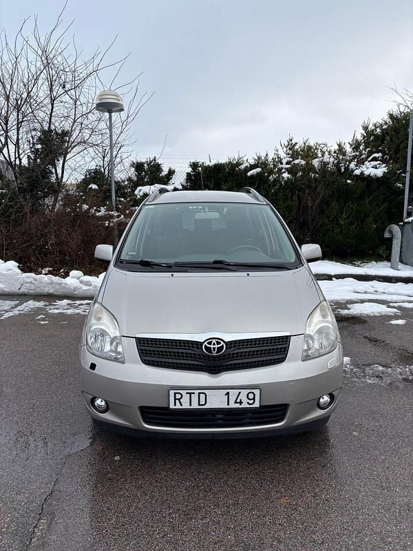 Begagnad 2003 Toyota Corolla Verso Minibuss | 45 000 kr - Bild 1/4