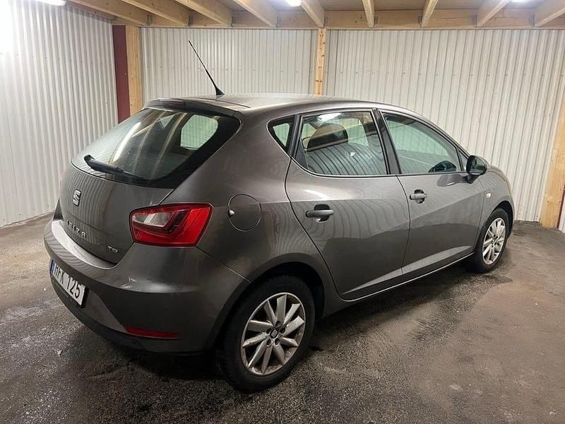 Begagnad Seat Ibiza Style 86 HK (63 kW) 2015 Mörkgrå Halvkombi