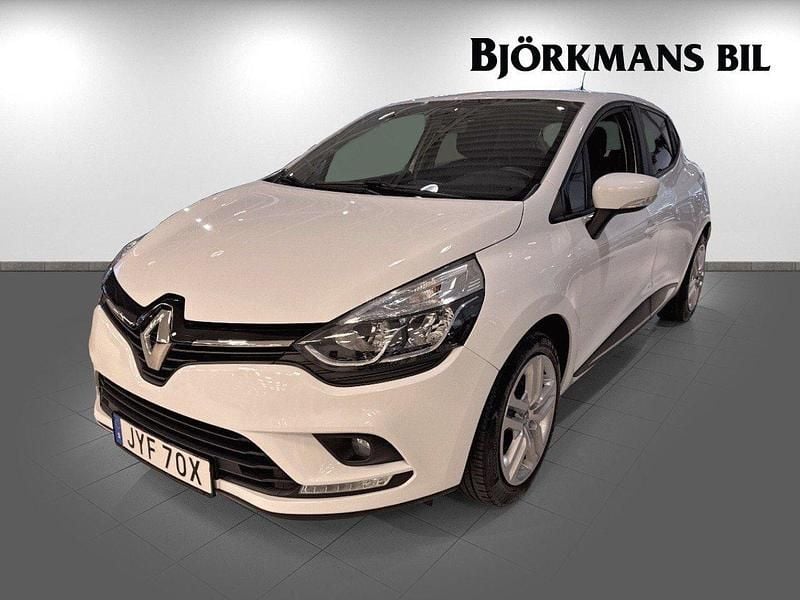 Vit Begagnad 2019 Renault Clio IV Halvkombi | 107 900 kr (Marknadspris) - Bild 1/4