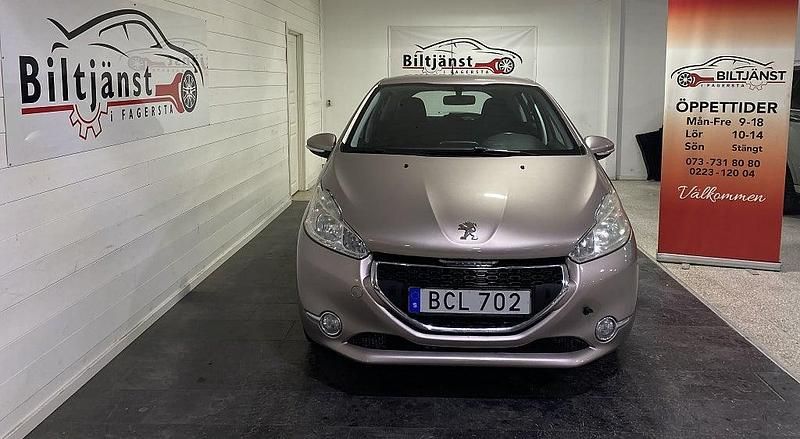 Begagnad Peugeot 208 82 HK (60 kW) 2013 Grå Halvkombi