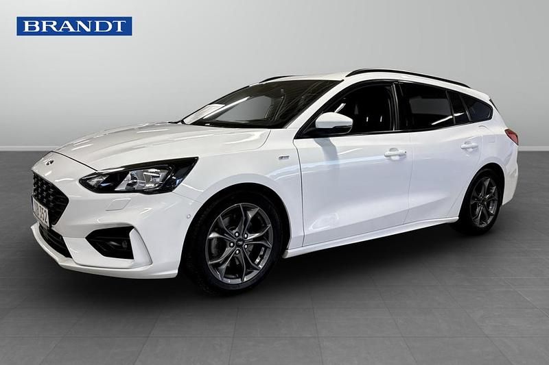 Vit Begagnad 2019 Ford Focus Kombi | 159 900 kr (Lite dyr) - Bild 1/4