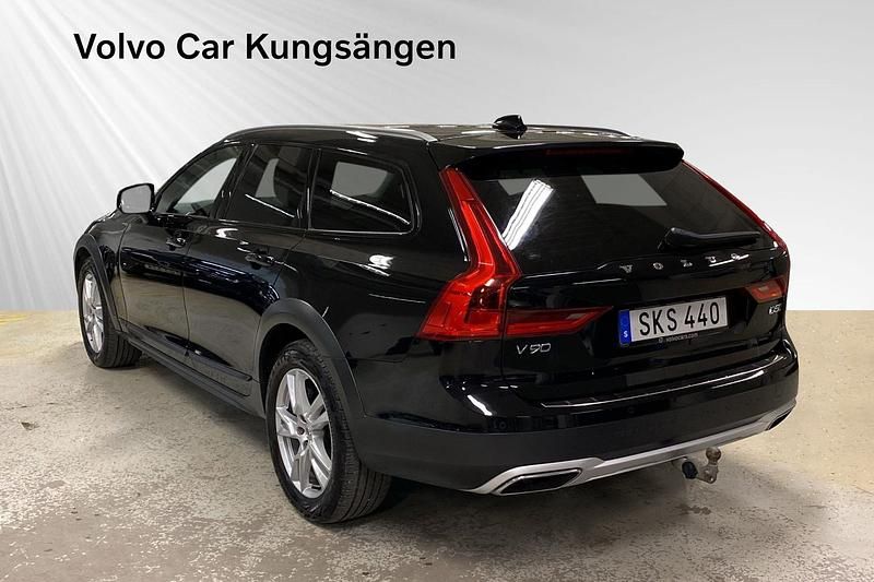 Begagnad Volvo V90 CC Pro 238 HK (175 kW) 2019 Svart Kombi