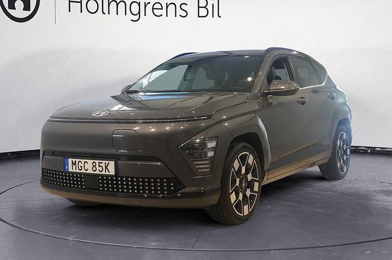 Begagnad Hyundai Kona Advanced 160 kW (218 HK) 2023 Ecotronic gray SUV