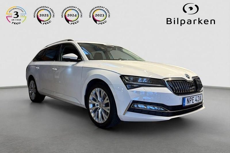 Begagnad Skoda Superb Business Line 218 HK (160 kW) 2019 Vit Kombi