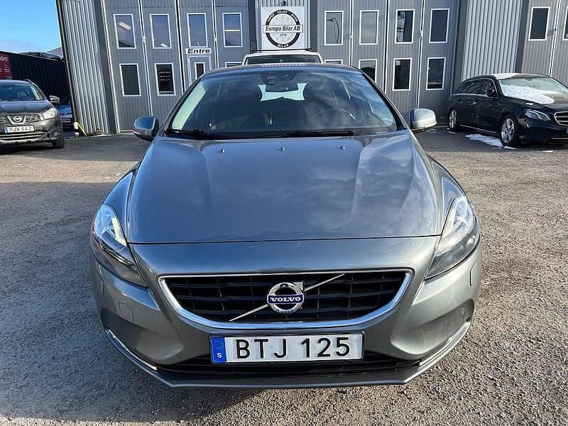Begagnad Volvo V40 116 HK (85 kW) 2015 Grå Halvkombi