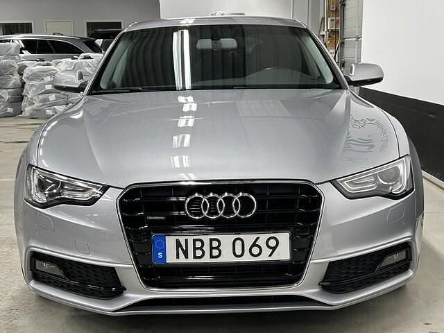 Begagnad Audi A5 Sportback S-Line 230 HK (169 kW) 2016 Florettsilver met Halvkombi