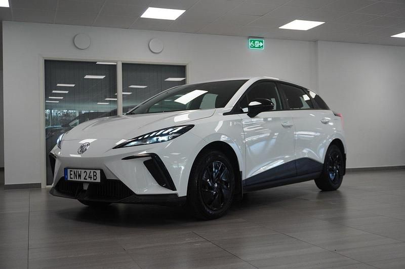Vit Begagnad 2023 MG MG4 EV Halvkombi | 224 800 kr (Bra pris) - Bild 1/4