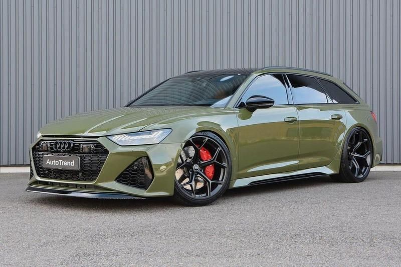 Grön Begagnad 2024 Audi RS6 Performance Kombi | 1 429 900 kr (Marknadspris) - Bild 1/4