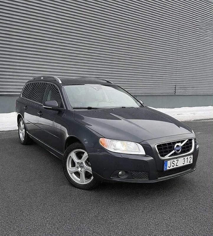 Begagnad Volvo V70 Summum 179 HK (131 kW) 2012 Grå Kombi