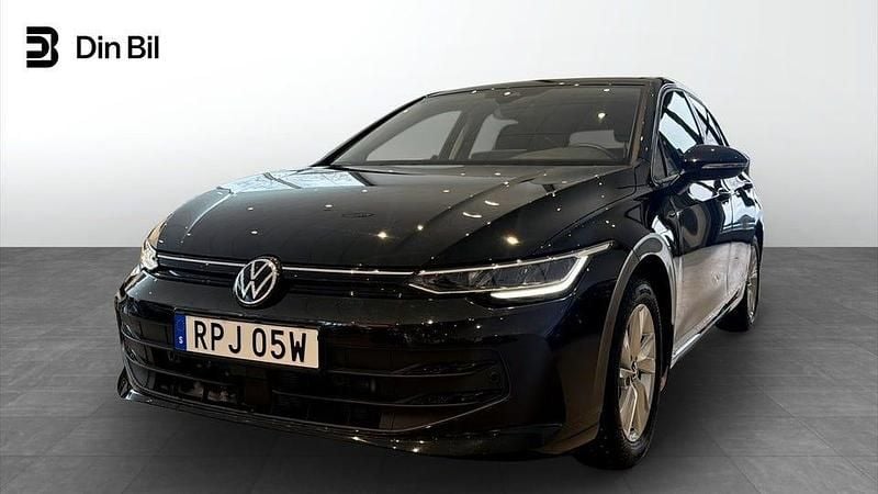 Svart Begagnad 2025 VW Golf VIII Life Kombi | 309 900 kr (Marknadspris) - Bild 1/4