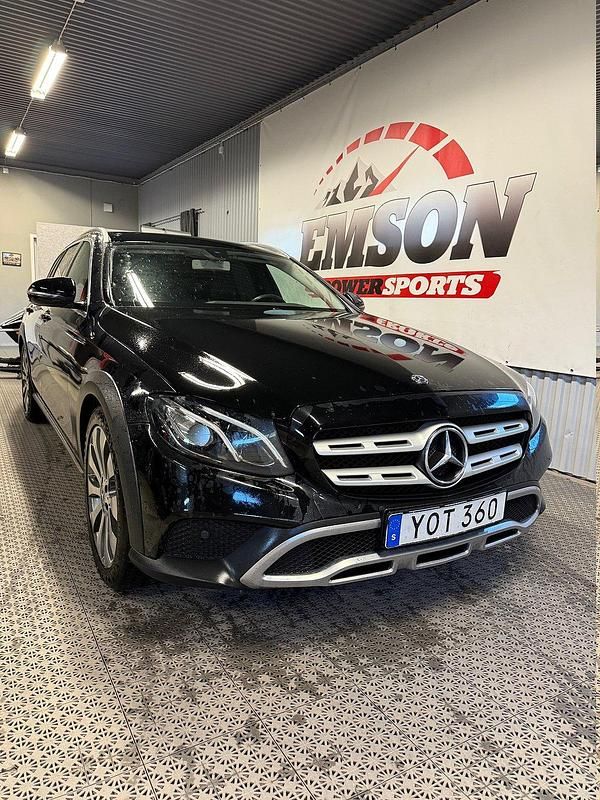Svart Begagnad 2017 Mercedes E220 Avantgarde Kombi | 284 900 kr (Lite dyr) - Bild 1/4