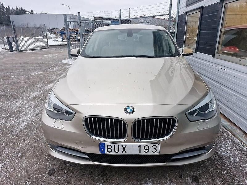 Begagnad BMW 530 Gran Turismo 245 HK (180 kW) 2011 Silver Halvkombi