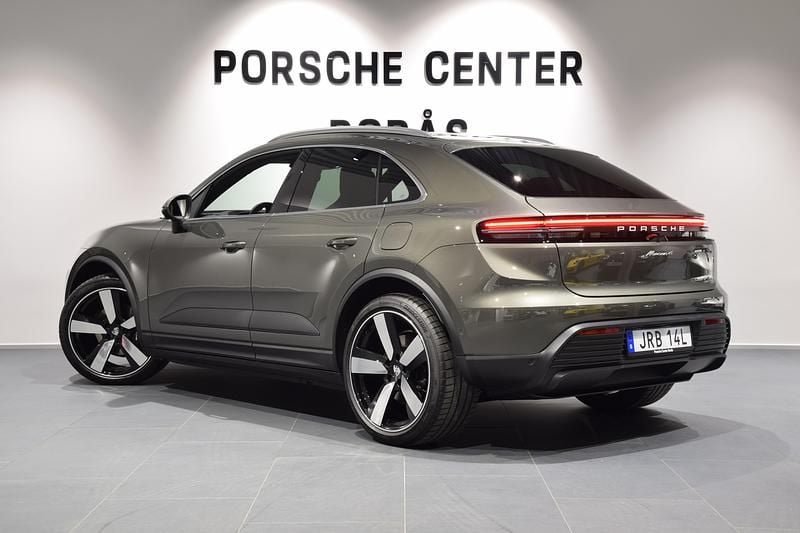 Begagnad Porsche Macan 4 Electric 2026 Grön SUV