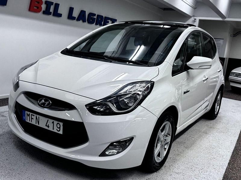 Vit Begagnad 2011 Hyundai ix20 Edition Minibuss | 44 900 kr (Marknadspris) - Bild 1/4