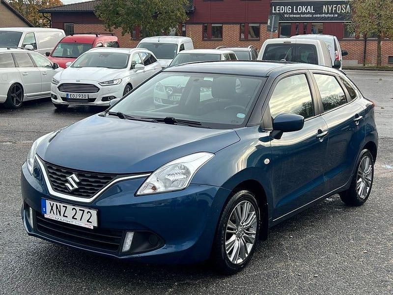 Blå Begagnad 2016 Suzuki Baleno Halvkombi | 74 900 kr - Bild 1/4