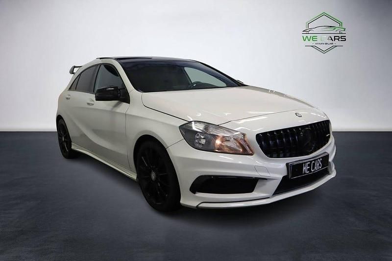 Begagnad Mercedes A200 AMG line 136 HK (100 kW) 2013 Vit Halvkombi