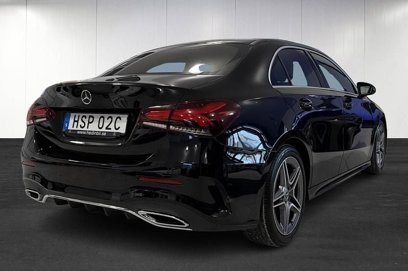 Begagnad Mercedes A180 AMG line 136 HK (100 kW) 2022 Svart Sedan