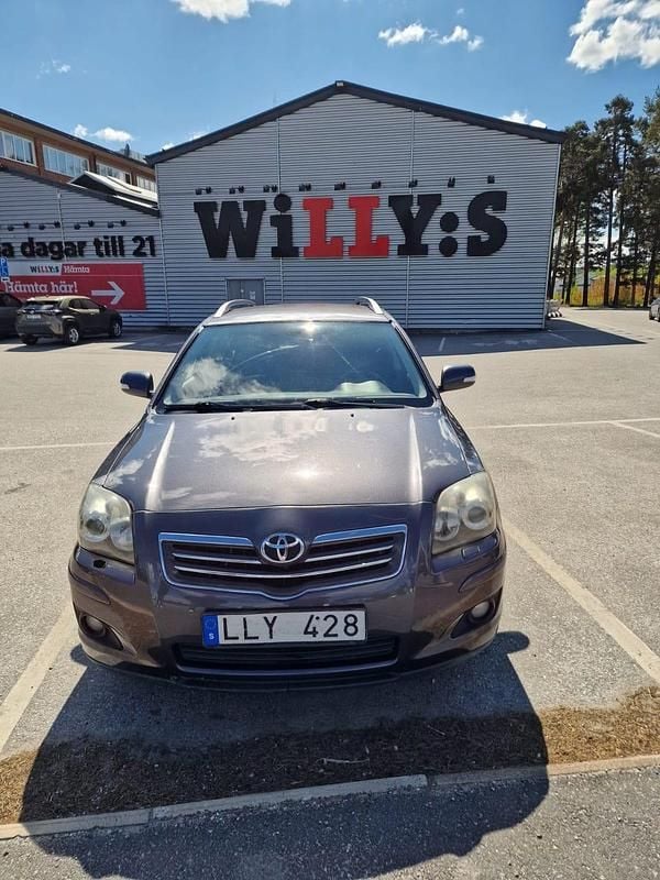Begagnad 2007 Toyota Avensis Kombi | 27 000 kr (Marknadspris) - Bild 1/4