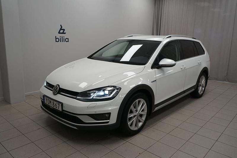 Vit Begagnad 2018 VW Golf Alltrack Kombi | 209 900 kr (Marknadspris) - Bild 1/3