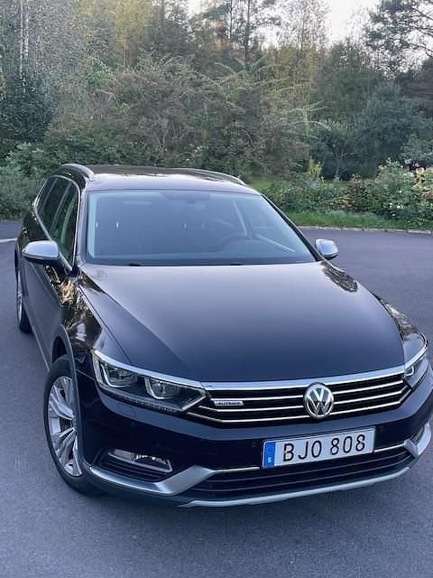 Svart Begagnad 2017 VW Passat Alltrack Kombi | 165 000 kr (Superpris) - Bild 1/2