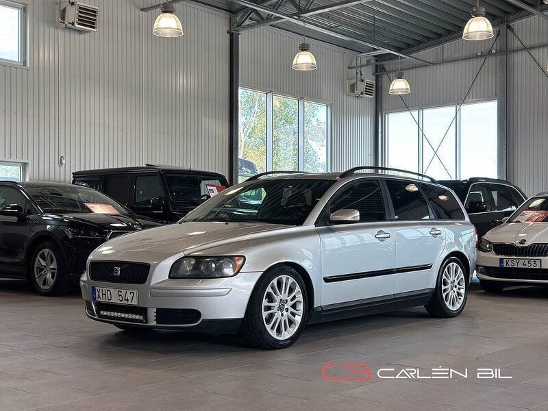 Ljusgrå Begagnad 2005 Volvo V50 Kombi | 24 900 kr (Marknadspris) - Bild 1/4