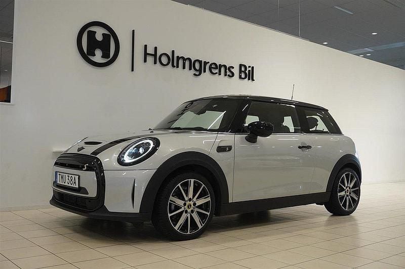Silver Begagnad 2022 Mini Cooper Halvkombi | 219 500 kr (Marknadspris) - Bild 1/4