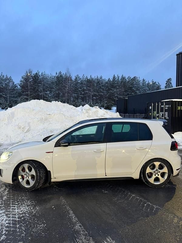 Begagnad VW Golf VI GTI 211 HK (155 kW) 2010 Halvkombi