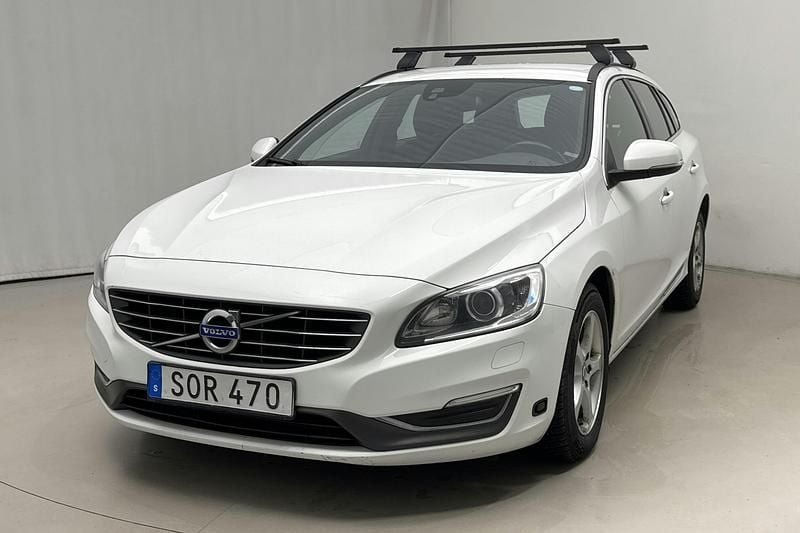 Vit Begagnad 2014 Volvo V60 Momentum Kombi | 65 000 kr (Superpris) - Bild 1/4