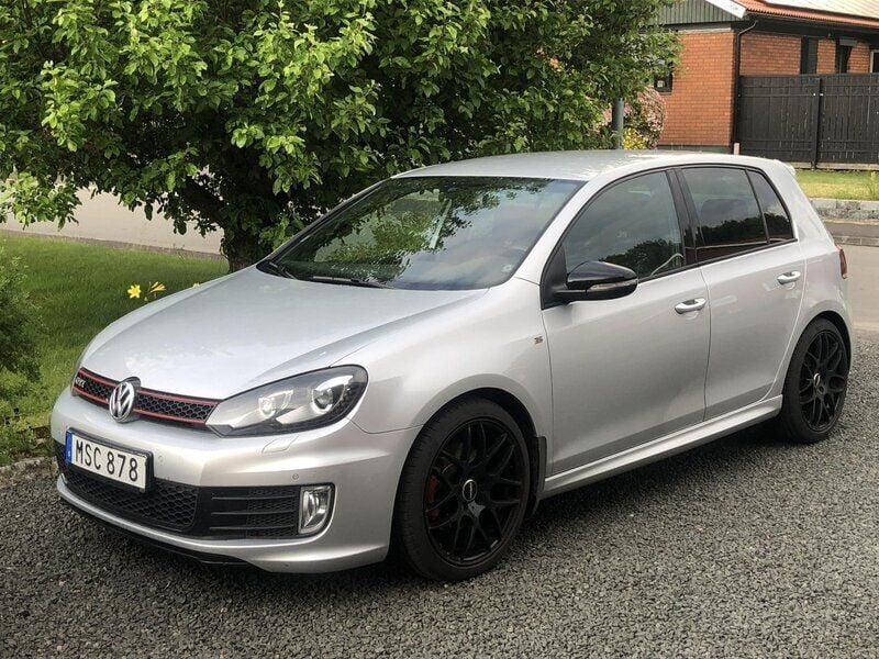 Silver Begagnad 2012 VW Golf VII Edition Halvkombi | 149 000 kr (Marknadspris) - Bild 1/4