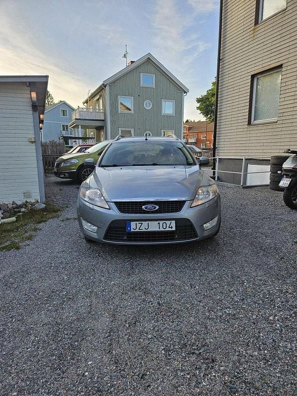 Grå Begagnad 2010 Ford Mondeo Trend Kombi | 25 000 kr (Bra pris) - Bild 1/4