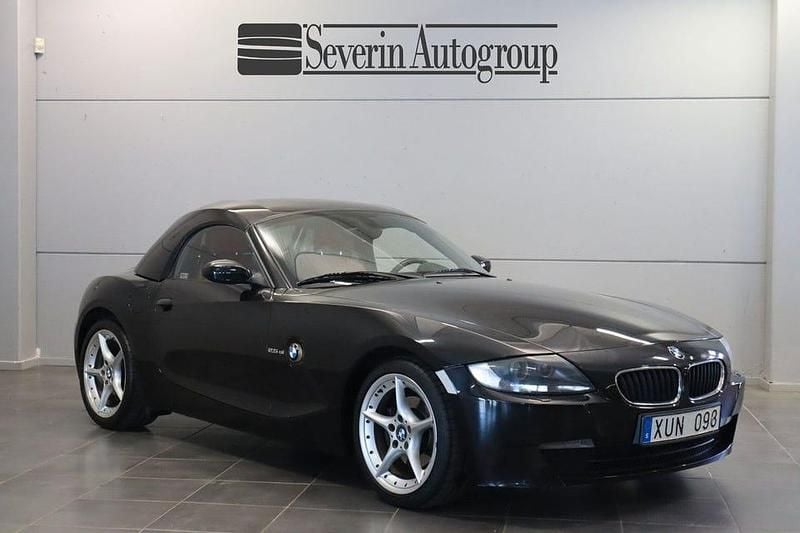Begagnad BMW Z4 218 HK (160 kW) 2006 Svart Cab