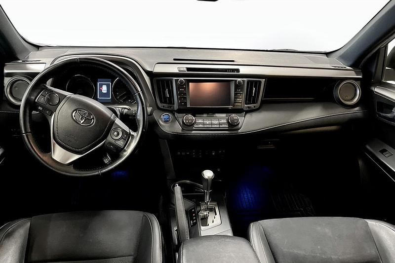 Begagnad Toyota RAV4 Hybrid Active 200 HK (147 kW) 2017 Silver SUV