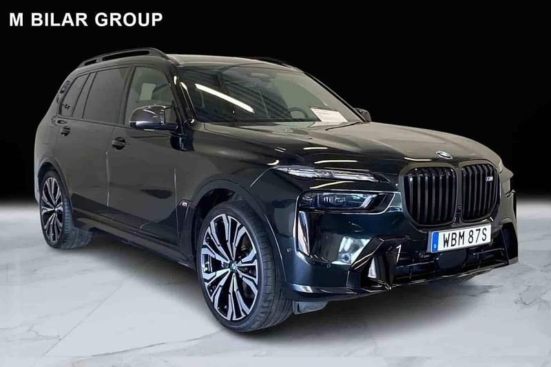Svart Begagnad 2025 BMW X7 M Sport SUV | 1 299 000 kr - Bild 1/1